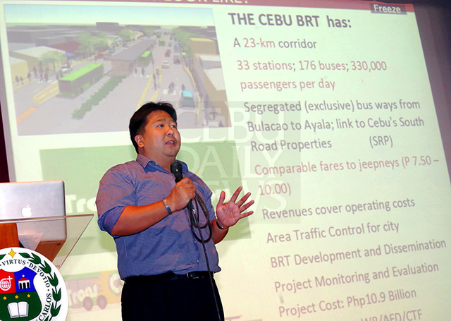 DETAILS. BRT project manager Rafael Yap discusses Cebu City's mass transport project during a forum at the University of San Carlos Law building. (CDN PHOTO/JUNJIE MENDOZA)