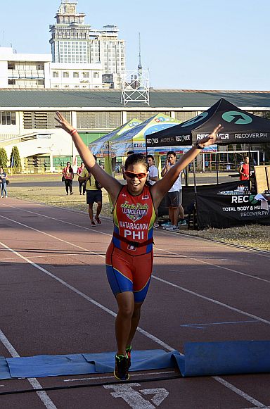 2ND CEBU CITY TRIATHLON/JAN. 24, 2016 Aaliyah Ricci Mataragnon dominates the Women's division of Cebu City Triathlon. (CDN PHOTO/CHRISTIAN MANINGO)