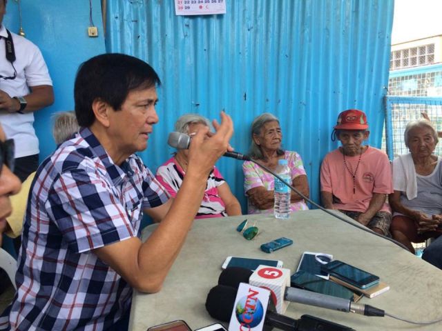 Suspended Cebu City Mayor Michael Rama called for a press conference Wednesday morning in barangay Tinago, Cebu City to apologize to people bothered by his "selfie" that his opponent former Mayor Tomas Osmeña showed to media last Tuesday. (CDN PHOTO/JOSE SANTINO S. BUNACHITA)