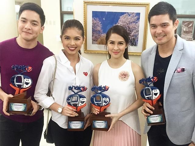 Alden Richards, Maine Mendoza, Marian Rivera and Dingdong Dantes with their awards for Makabatang Alagad ng Telebisyon 2015.