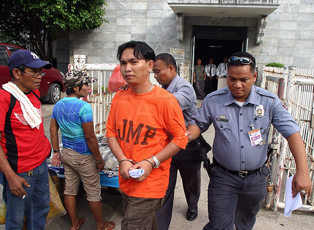 This photo was taken on June 28, 2009 when Joavan Fernandez was about to be released from jail after Cebu City RTC Judge Manuel Patalinghud granted him bail. (CDN FILE PHOTO)