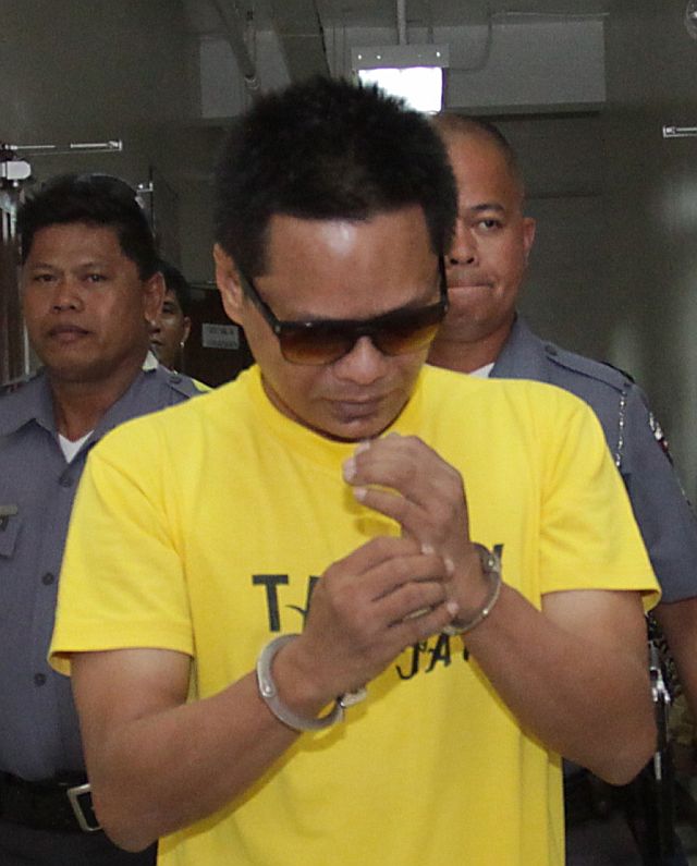 CHOP CHOP CASE IN TALISAY PROMULGATION/FEB.29,2016:Richard Godilosao is escorted by BJMP personel after he recieved his verdict reclusion perpetua or life imprisonment for the for the killing and chop-chop Eva Mae Peligro at the sala of Judge Generosa Labra Branch 23.(CDN PHOTO/LITO TECSON)