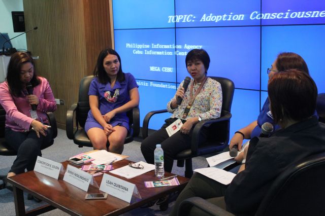Social welfare officer Emma Patalinghug (center) answers queries on the process of legal adoption during the Kapihan sa PIA forum. (CONTRIBUTED)