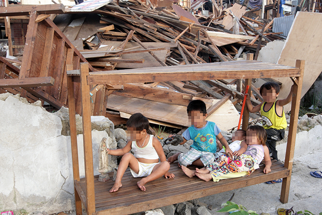 Some children displaced by the demolition of their houses in Sitio Sta. Cruz, Capitol Site are getting sick after getting exposed to the elements, claim their parents. (CDN PHOTO/TONEE DESPOJO)
