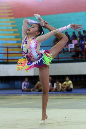 Cebu City’s Daniela Reggie dela Pisa performs in the gymnastics event at the Minglanilla Sports gym.  CDN PHOTO/TONEE DESPOJO