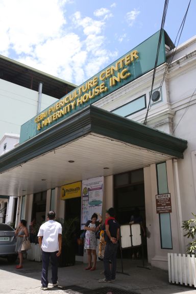 The Department of Health might cancel the license to operate of Cebu Puericulture Center and Maternity Hospital Inc. (CPCMHI) because of the facility's temporary shutdown. (CDN PHOTO/JUNJIE MENDOZA)