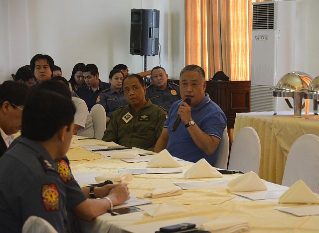 PEACE AND ORDER COUNCIL MEETING/FEB. 26, 2016 Gov. Hilario Davide III during the Peace and Order Council Meeting at the Capitol Dignitaries lounge. In his left is LT. General Nicanor M Vivar CentCom Commander. (CDN PHOTO/CHRISTIAN MANINGO)