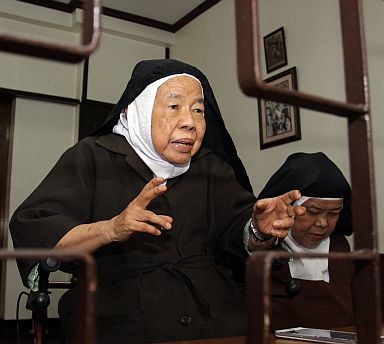 CARMELITE NUNS/FEB.13,2016: Mother Mary Aimee Ataviado 87 years old answer question from the media regarding President Cory Aquino stay in Carmelite during EDSA Revolution with her is Sr. Melanie Costillas 63 years old .(CDN PHOTO/LITO TECSON)