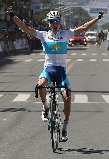 Team Vino 4-Ever’s Oleg Zemlyakov celebrates after winning the second stage from Lucena City, Quezon province to Daet, Camarines Norte. (INQUIRER PHOTO)