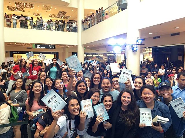 Young fans at the meet-and-greet with Victoria Aveyard. (CDN PHOTO/EDD BUENAVIAJE)