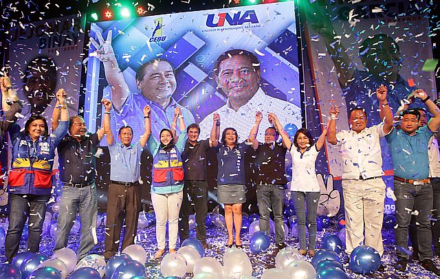 UNA ONE CEBU/FEB 16,2016: United Nationalist Alliance  standard bearer VP Jejomar Binay and his entire slate is endorse by One Cebu Party lead by governatorial candidate Winston Garcia, Cong Gwen Garcia. In the photo are (from left) senatorial candidate Alma Moreno, One Cebu gobernatorial candidate Winstorn Garcia, VP Binay, senatorial candidate Princess Jacel Kiram, vice presidential candidate Gringo Honasan, vice gobernatorial candidate Nerrisa Soon-Ruiz, 7th congressional candidate Pablo John Garcia, 3rd district reelectionist Cong Gwen Garcia, 4th district reelectionist Benhur Salimbangon, Cebu provicial BOard member Sun Shimura.(CDN PHOTO/TONEE DESPOJO)