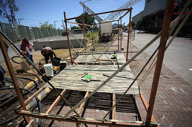 Skeleton shanties for the victims at the ground of CICC. (CDN PHOTO/LITO TECSON)