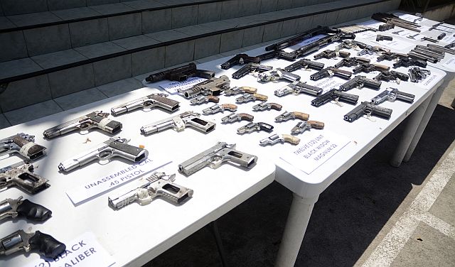 DANAO CITY GUN BUST/MAR. 28, 2016 Entrapment operations in Danao City resulting to confiscation of different caliber of firearms, guns and equipments.(CDN PHOTO/CHRISTIAN MANINGO)