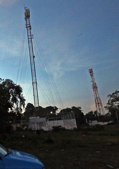 The Cebu City Council has ordered the shutdown of the Globe Telecom cell site in Barangay Apas. The firm, however, is looking at building more cell sites in Cebu. (CDN FILE PHOTO)