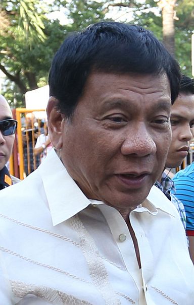 Presidentiable Candidate Rodrigo Duterte arrived at UP Lahug campus were the Presidential Debate 2016 (CDN PHOTO/LITO TECSON)