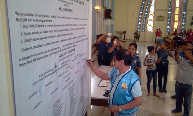 Local candidates in Lapu-Lapu City signed the Peace Covenant Wednesday morning. (CDN PHOTO/NORMAN V. MENDOZA)