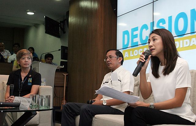 BAKUD PARTY NO SHOW IN RAFI FORUM/APRIL 14, 2016: Lawyer Christina Frasco (right) mayoralty candidate for Lilo-an Municipality and Atty. Mike Enriquez (center) mayoralty candidate for Danao City bought of One Cebu Party came to the Candidates forum hosted by Carol Go (left) organize by the Ramon Aboitiz Foundation Inc. (RAFI) other invited candidates of Bakud party did not show  up.(CDN PHOTO/JUNJIE MENDOZA)