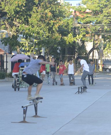 SILOY IS WATCHING/APR. 24, 2016 Malacañiang sa Sugbu grounds, a haven for skateboarding enthusiast.(CDN PHOTO/Christian Maningo)