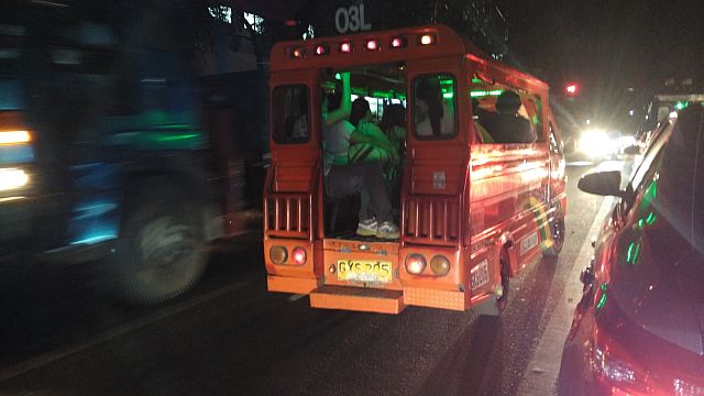 A jeepney plying the Manalili-Mabolo route countered the traffic flow in Pope John Paul Ave. (CDN PHOTO/CHRISTIAN MANINGO)