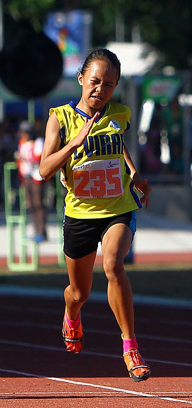 PALARONG PAMBANSA 2016: Country's Sprint Queen  Samantha Gem Limos of University of Cebu in Central Visayas crosses the finishline in the 200 mtrs finals secondary girls at the Albay Sports and Tourism Complex. Limos won 100 and 200 mtrs gold respectively. (CDN PHOTO/TONEE DESPOJO)