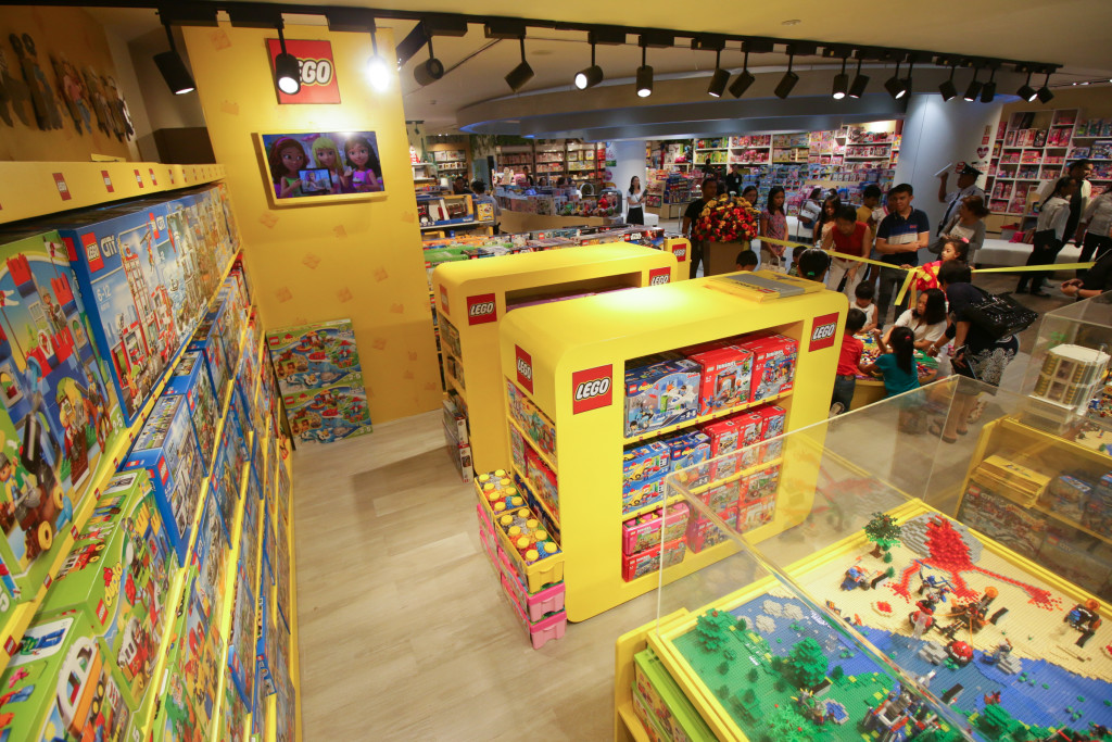 Rustan's Cebu LEGO Corner (2)