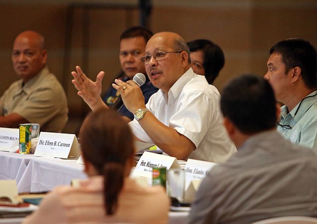 MCDCB MEETING/JUNE 16,2016:NEDA 7 Regional Director Efren Carreon update on the Cebu Integrated Area Development master plan study during Metro Cebu Development and Coordinating Board at MCWD.(CDN PHOTO/LITO TECSON)