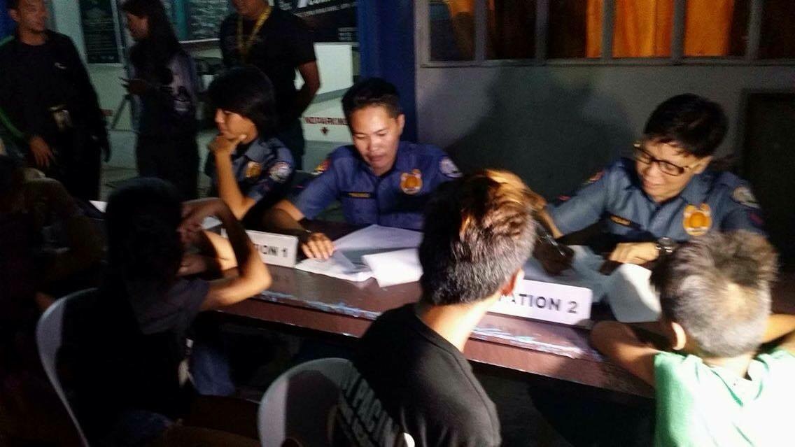 Police interview minors at MCPO before turning them over to DSWD. (CDN PHOTO/JULIT C. JAINAR)