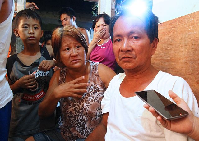  Victor and Susana Montes ask the Commission on Human Rights to investigate the circumstances behind the shooting to death of their son John Jason in Banacon Island, Getafe, Bohol. They have agreed to have the body of their son autopsied. (CDN PHOTO/TONEE DESPOJO)