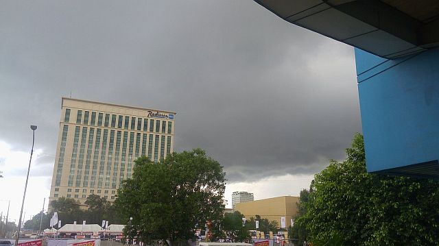 Dark clouds start to form at the North Reclamation Area in Cebu City. Pagasa 