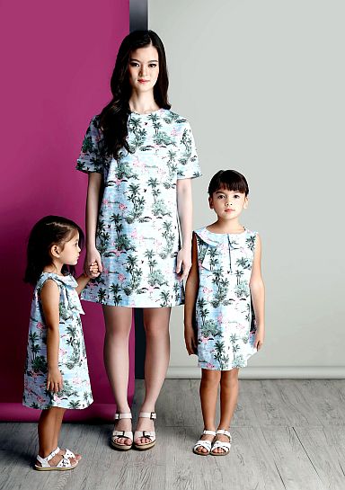 ISLAND VIEW.  The Flamingo print dresses and Peter Pan collar for these young ladies.