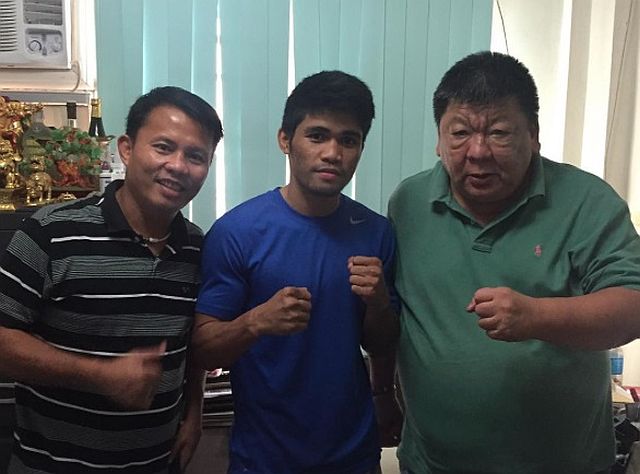 Marlons Tapales (center) poses with his promoter Rex "Wakee" Salud (right) and ALA Gym trainer Edito Villamor. /CONTRIBUTED PHOTO EDITO VILLAMOR 