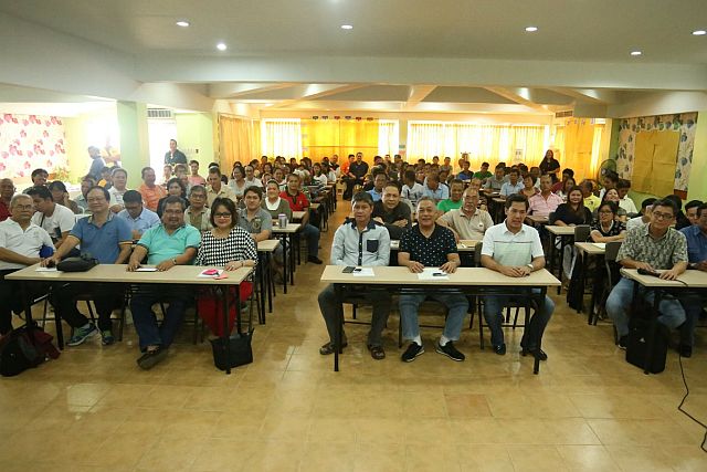 Cebu Chamber of Commerce and Industry president Melanie Ng (seated in front) together with Gov. Hilario Davide III (seated at front, middle table) lead the first business summit to unify all private sectors in Bantayan Island. (CDN PHOTO/LITO TECSON)