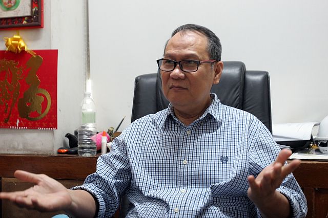 Atty. Neri Yu, Chief Legal Officer of BIR Central Visayas clarifies that BIR District 13 had no authority for now to investigate retired general Vicente Loot and Cebuano businessman Peter Lim. (CDN PHOTO/JUNJIE MENDOZA)