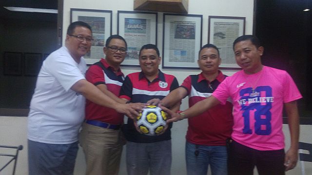 Rico Navarro (left to right) and fellow Cebu Football Association (CFA) officials  Nimrod Quiñones, Glenn Quisido, Rodney Orale and lawyer Julius Entise gather after briefing the media on CFA’s preparations for the upcoming 18th Aboitiz Football Cup. (CDN PHOTO/GLENDALE G. ROSAL)
