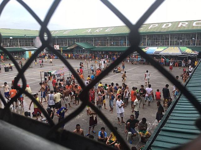 The number of inmates at the Cebu Provincial Detention and Rehabilitation Center (CPDRC) has reached 3,012 as of yesterday, which is 100 percent more than the minimum capacity of  1,500. (CDN PHOTO/JOSE SANTINO BUNACHITA)