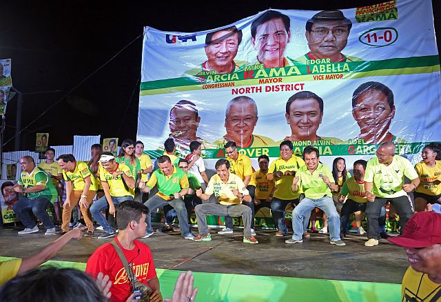 TEAM RAMA when it was just still Team Rama. In this photo, taken on May 3, 2016,  then Cebu City mayor Michael Rama led the dancing while campaigning with his  party mates. (CDN FILE PHOTO)