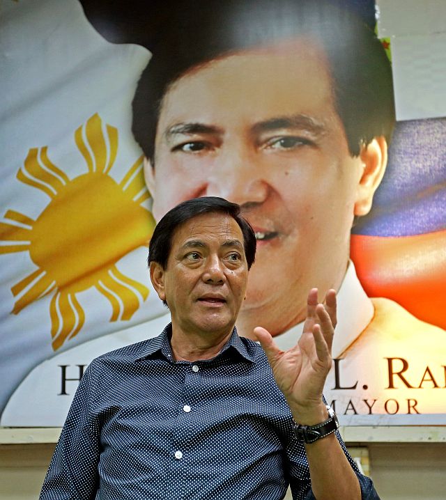 Former Cebu City Mayor Michael Rama called for a press conference yesterday to answer questions from the media regarding the entry of Team Rama allies to the administration party,  PDP-Laban. (CDN PHOTO/LITO TECSON)