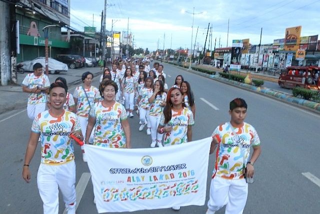 Alay Lakad in Lapu-Lapu City raised almost P800,000 cash donations from the participants.  (CDN PHOTO/NORMAN MENDOZA)