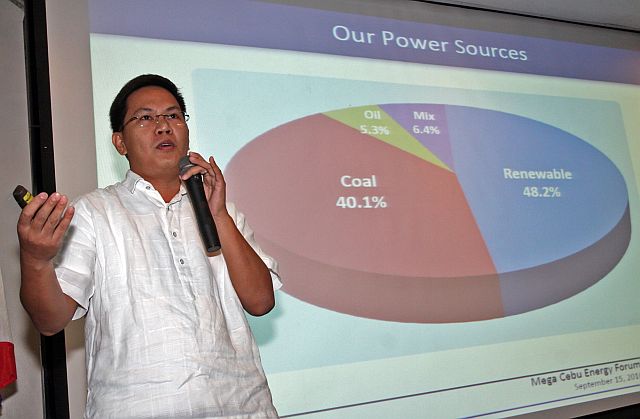 Dennis Verallo, Visayan Electric Company utility and economics head, discusses the firm’s thrusts and goals for Cebu during a Mega Cebu Energy Security forum (CDN PHOTO/JUNJIE MENDOZA).