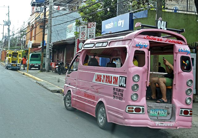A traffic reroute scheme would regulate the movement of passenger jeepneys along the Pope John Paul II Avenue area (CDN FILE PHOTO).