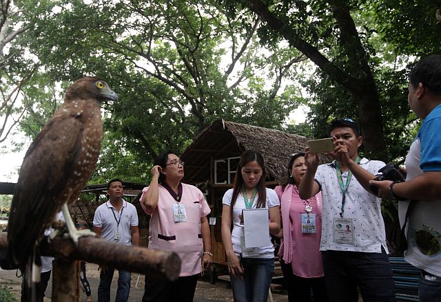 Personnel from the Department of Environment and Natural Resources Central Visayas, City Veterinary Office and City Agriculture Office make an inventory on the wild and domestic animals at the Cebu City zoo (CDN PHOTO/TONEE DESPOJO).