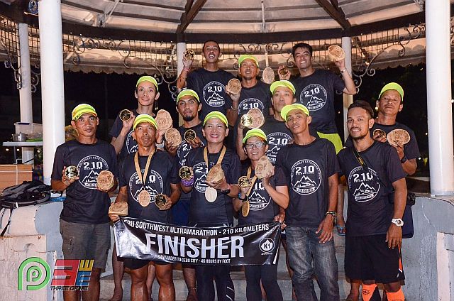 Finishers of the 1st Cebu Southwest 210 Kilometers Ultramarathon pose after last Friday’s race. 