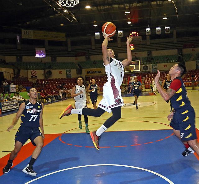With more empty seats than spectators marring every game in this year’s Cesafi basketball tournament, some coaches and former players give their insights on how to improve the league’s crowd attendance. (CDN FILE PHOTO)