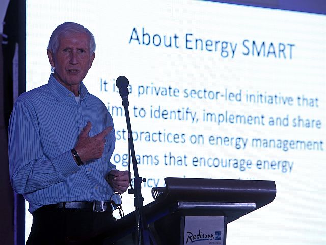 Henry Schumacher, European Chamber of Commerce of the Philippines (ECCP) senior advocacy advisor, discusses plans and investments of the European Union in the Philippines during the 2016 Energy Smart Visayas forum at the Radisson Blu Hotel Cebu. (CDN PHOTO/LITO TECSON)