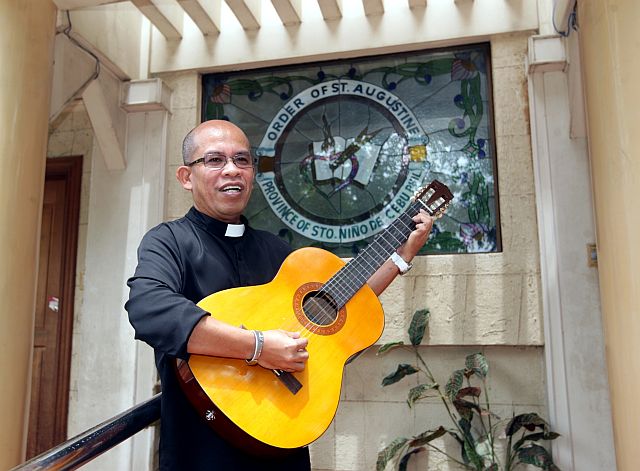 Fr. Jonas Mejares (CDN PHOTO/TONEE DESPOJO)
