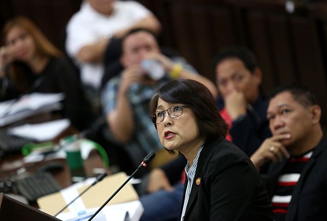 City Treasurer Tessie Camarillo explains her office’s plans to hike tax collection efforts during a council hearing.  (CDN Photo/Junjie Mendoza)
