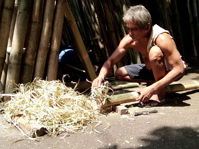 Nestor Lapaz has been transforming ordinary bamboo into furniture pieces along Gorordo, Cebu City for more than 30 years( CDN PHOTO/MOREXETTE ERRAM). 