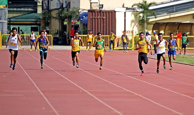 CESAFI ATHLETICS 2016/OCT.02,2016:Seth Pilapil of USC dominate the 100 meters run of the CESAFI Athletics 2016 at Cebu City Sports center.(CDN PHOTO/LITO TECSON)