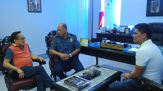 Talisay City Mayor Eduardo Gullas and his grandson, Rep. Gerald Gullas of Cebu's 1st district visited Chief Supt. Noli Taliño, director of the Police Regional Office in Central Visayas (PRO-7), to manifest support to, Supt. Emerson Dante, new police chief of the city, and the government's anti-illegal drugs campaign (CDN PHOTO/ADOR MAYOL). 