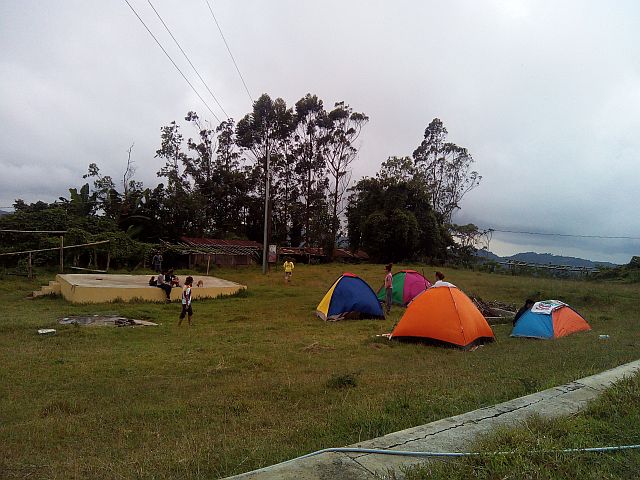 A group of call center agents (right) stayed at Noya-Nacua property for an overnight camping. (PHOTO BY CRIS EVERT B. LATO)